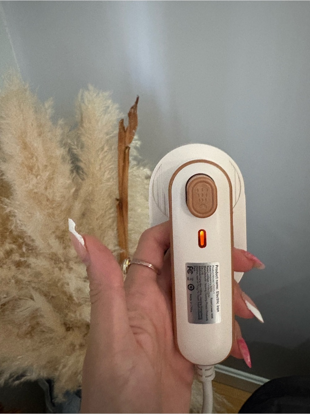 Mini iron on the go/travel